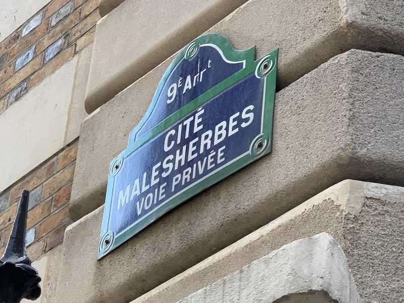 À LA PLAGE Studio : La cité malsherbes